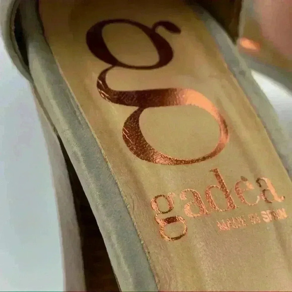 Gadea womens heels size 9 beige leather strappy chunky platforms - Picture 9 of 11